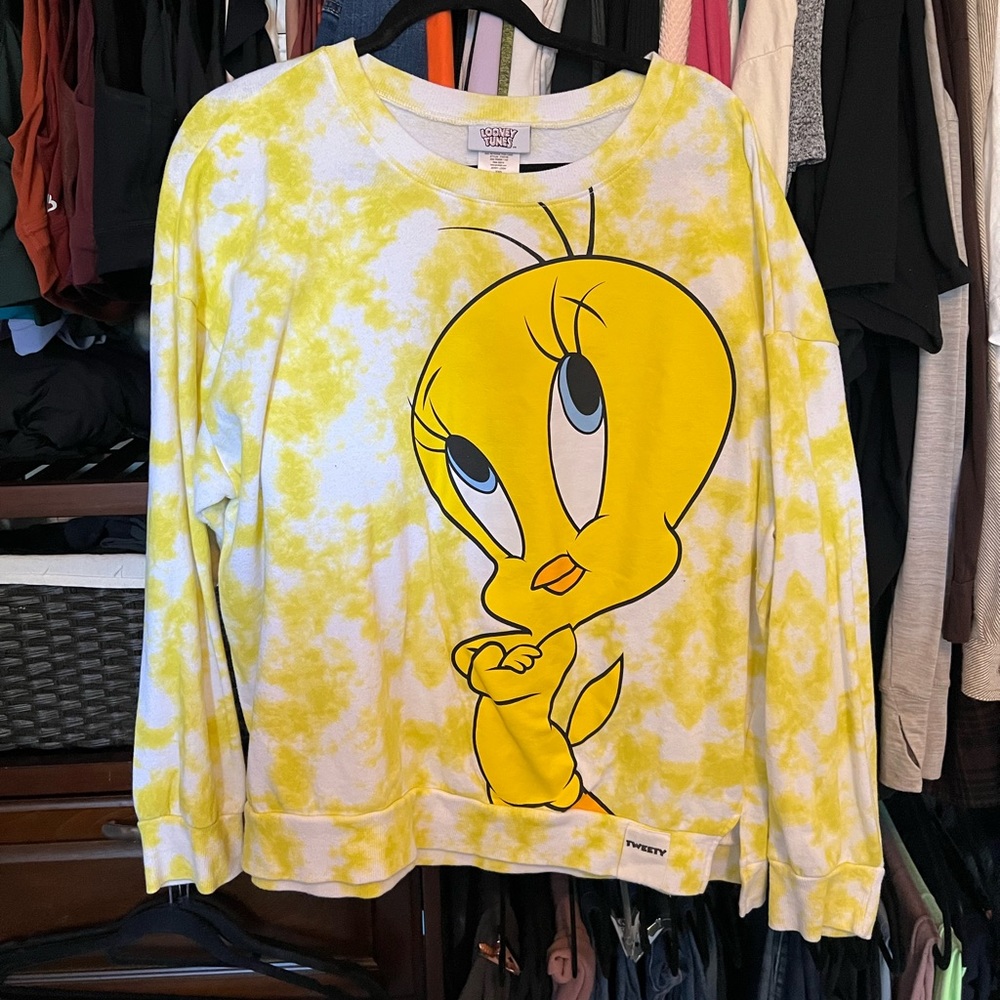 Tweety pullover